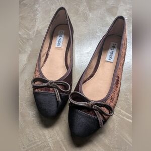 Steve Madden Brown and Black Flats